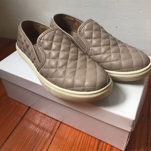 Steve Madden Slip on